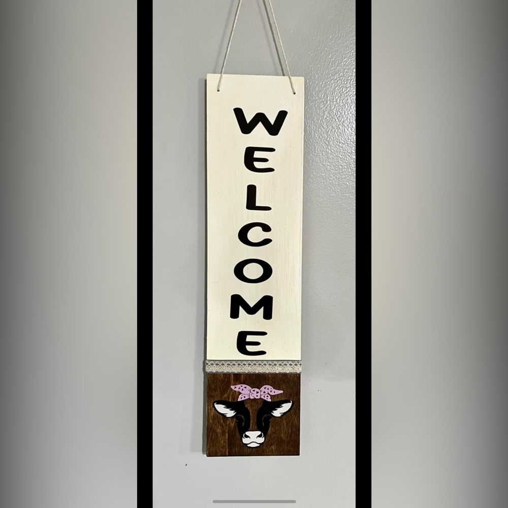 Door hanger welcome sign